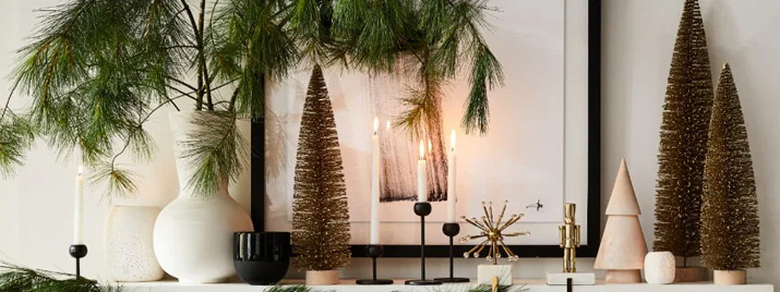 Mantel with a xmas decorations